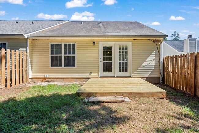 Building Photo - 313 Southbank Dr