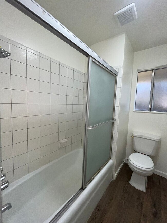 Building Photo - 4061