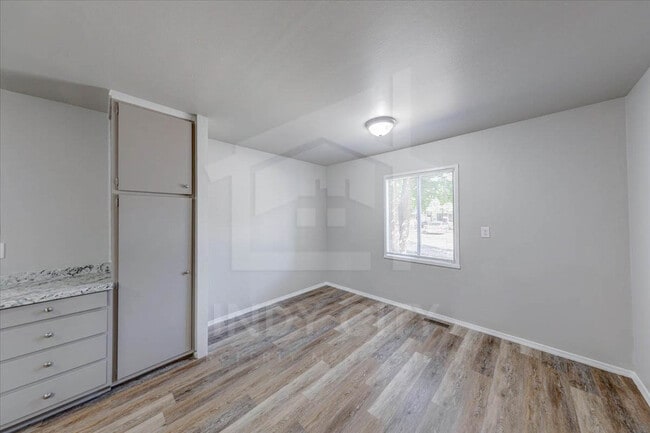 Building Photo - 3224 Welch Dr