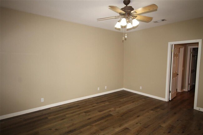 Building Photo - 11558 Spicewood Pkwy