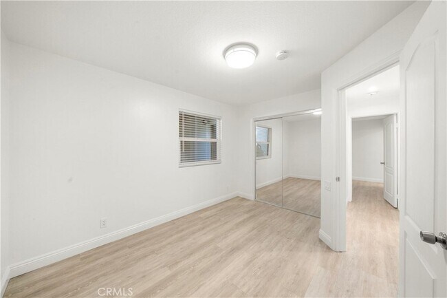 Building Photo - 352 Y Pl