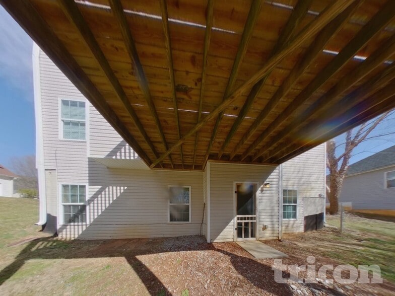 Building Photo - 374 Madison Ave