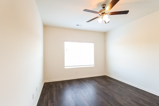 Building Photo - 5599 Timber Leaf Lp