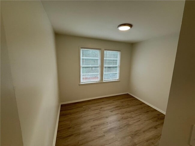 Building Photo - 3127 Latona Dr SW