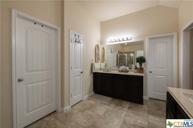 Building Photo - 5633 Briar Fld