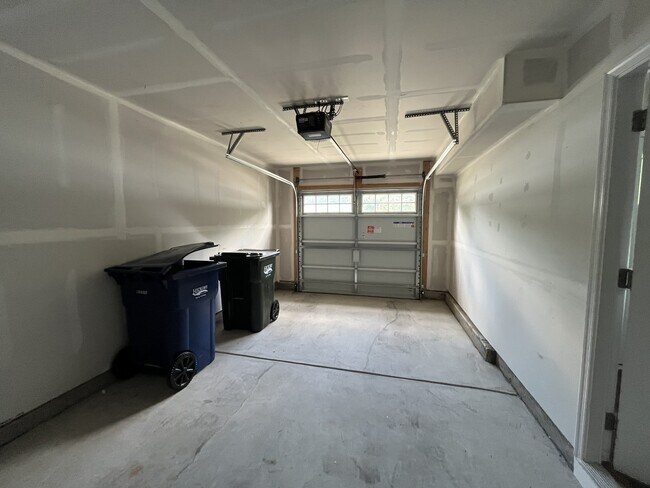 Building Photo - 1532 39th Ave Lp NE