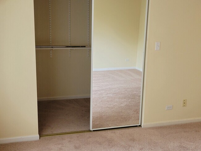 Building Photo - 3073 Kentshire Cir