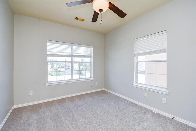 Building Photo - 5615 Winsome Ln