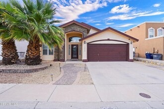 Building Photo - 12529 Paseo Rosannie Ave