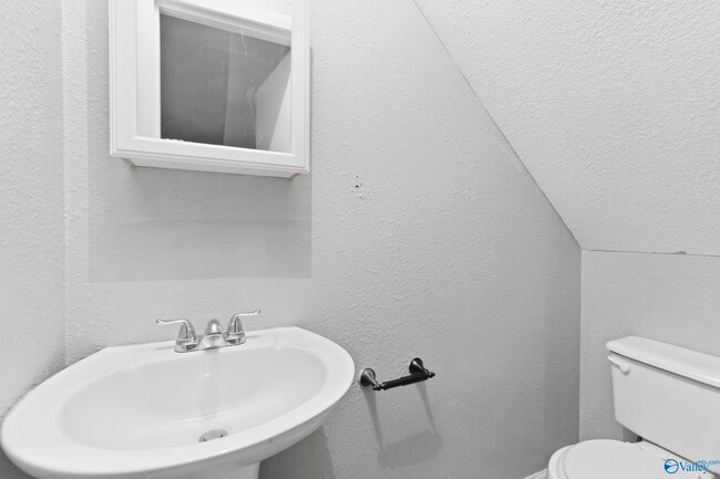 Building Photo - 1506 Toll Gate Rd SE