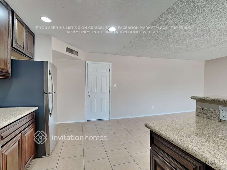 Building Photo - 4438 W Mercer Ln