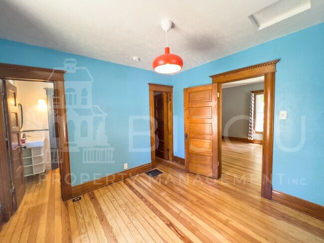 Building Photo - Patty Jewett Bungalow