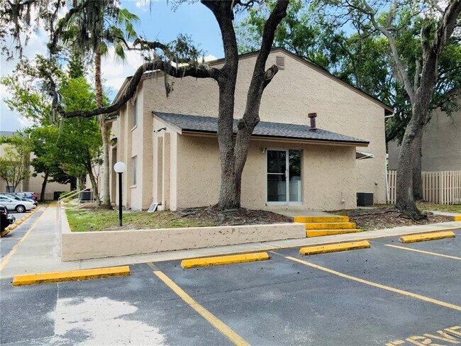 Building Photo - 5501 Pokeweed Ct