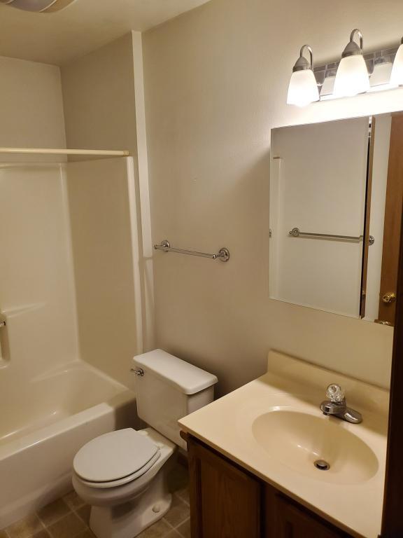 Building Photo - 1377 Doman Dr