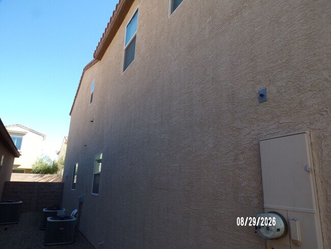 Building Photo - 1051 Whitworth Ave