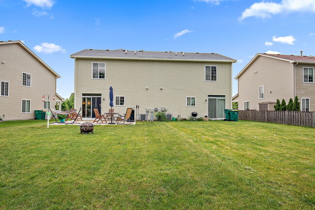 Building Photo - 1661 Cameron Dr