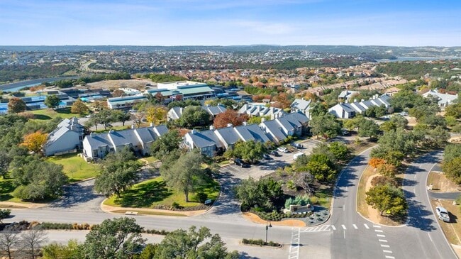 Building Photo - 112 World of Tennis Sq