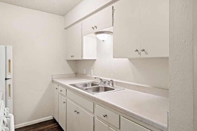Building Photo - 2314 Parker Ln
