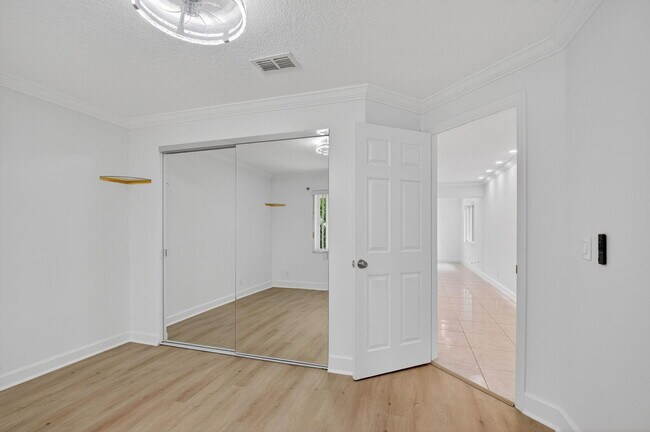 Building Photo - 4599 Brady Blvd