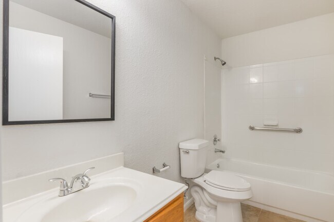 Building Photo - 13935 Prosperity Ridge Dr