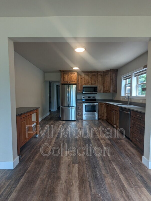 Building Photo - 249 S 400 E