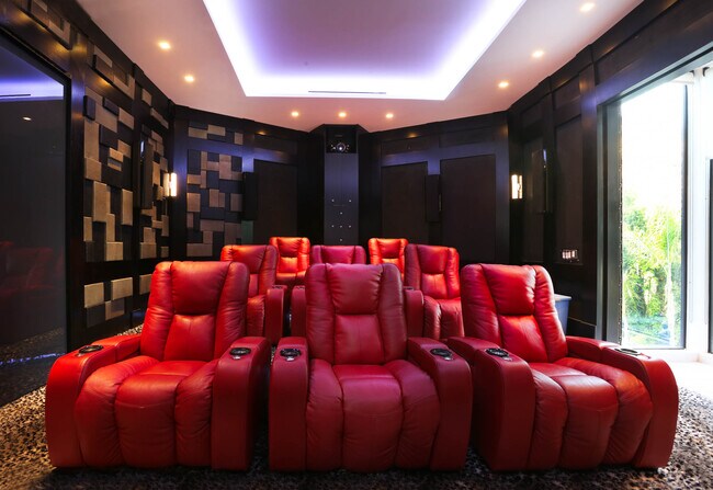 Building Photo - 8356 Sunset View Dr