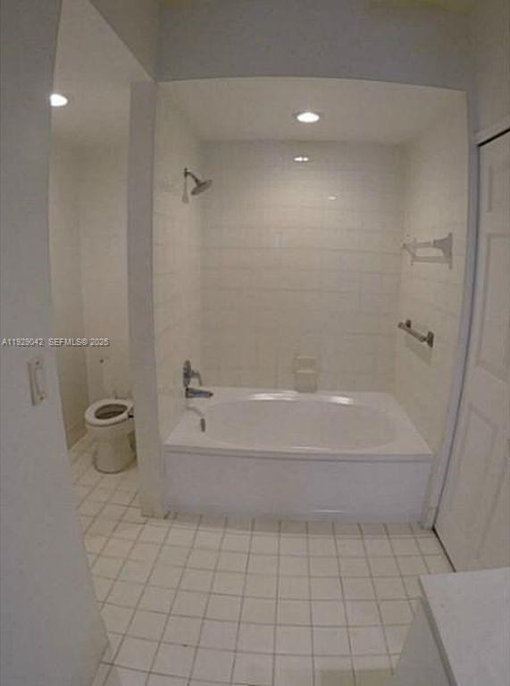 Building Photo - 3255 NE 184th St