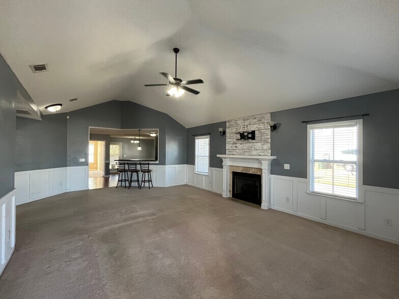 Building Photo - 209 Courthouse Ln