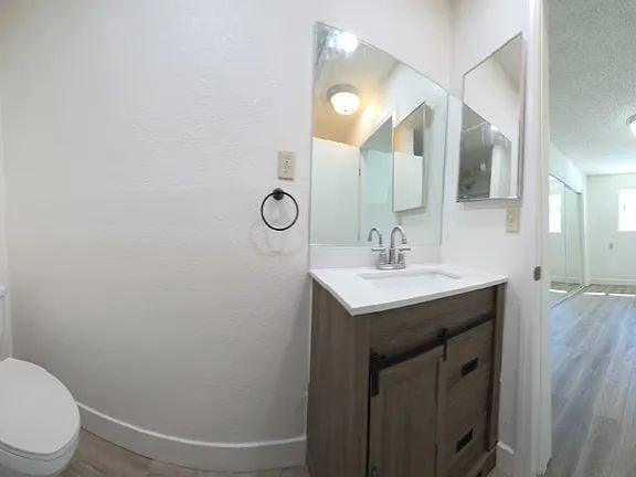 Building Photo - "Cozy 1-Bedroom Gem in San Bernardino – Perfect for Your Next Chapter!"