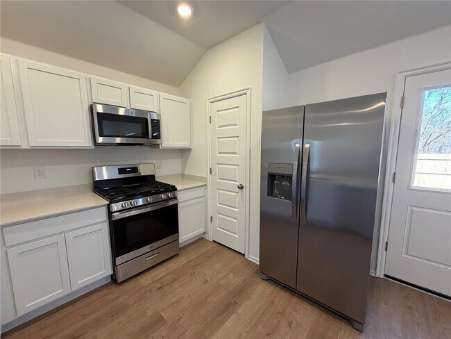 Building Photo - 10005 SW 38th St