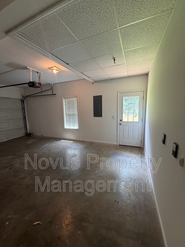 Building Photo - 214 Farmington Trce