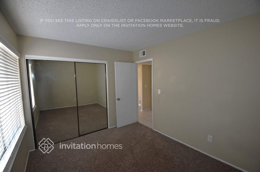 Building Photo - 1101 Oakwood Ave