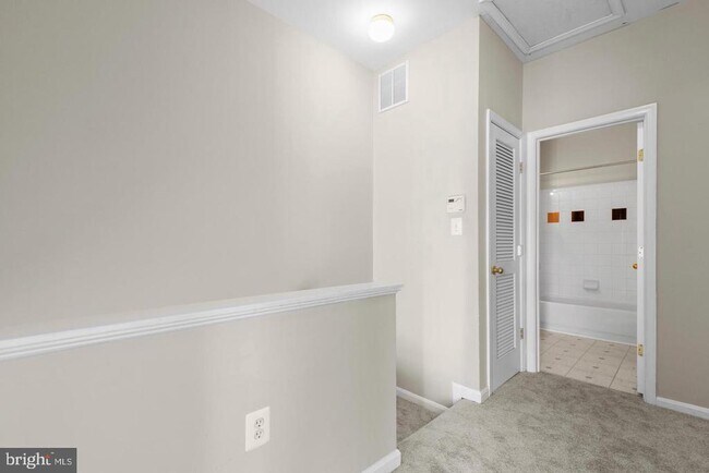 Building Photo - 21844 Kelsey Square