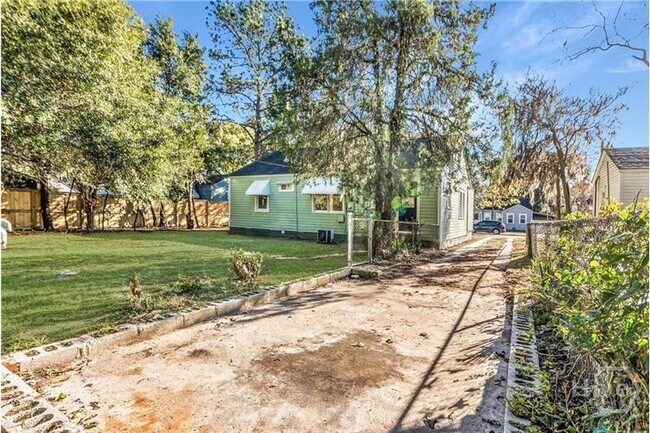 Building Photo - 2140 E 42nd St