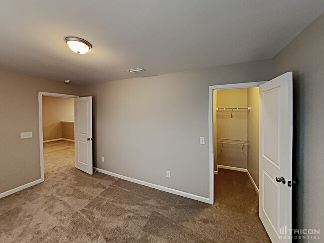 Building Photo - 5148 Red Poll Dr