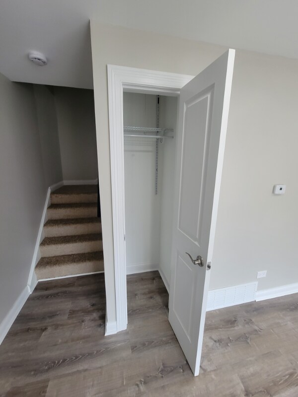 Building Photo - 482 Duane Terrace