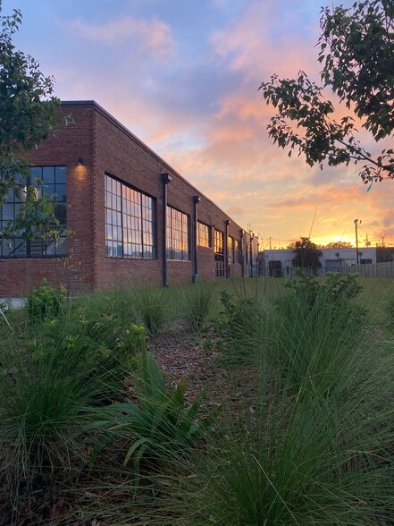 Building Photo - 193 S Saint Andrews St