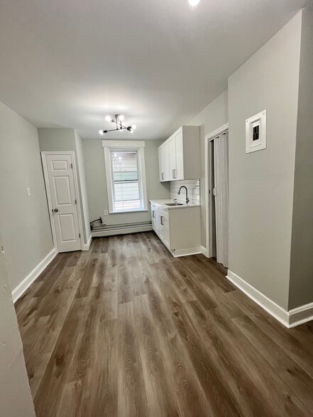 184 Garfield Ave 4 - 180 Garfield Ave