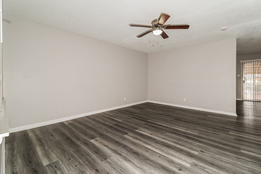Building Photo - 5801 Southwick Dr