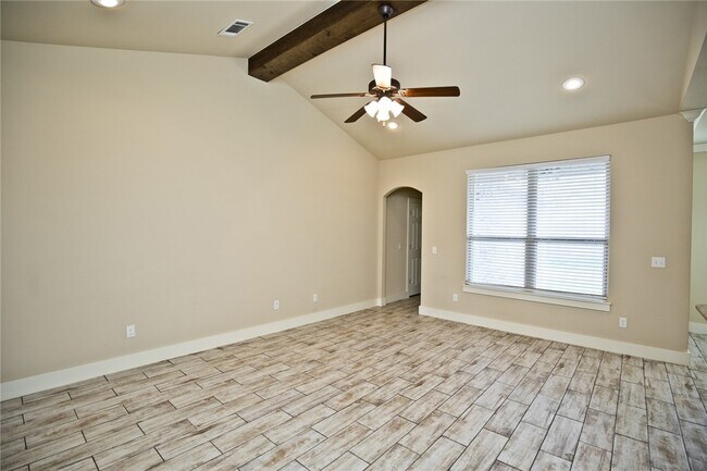 Building Photo - 108 Alder St