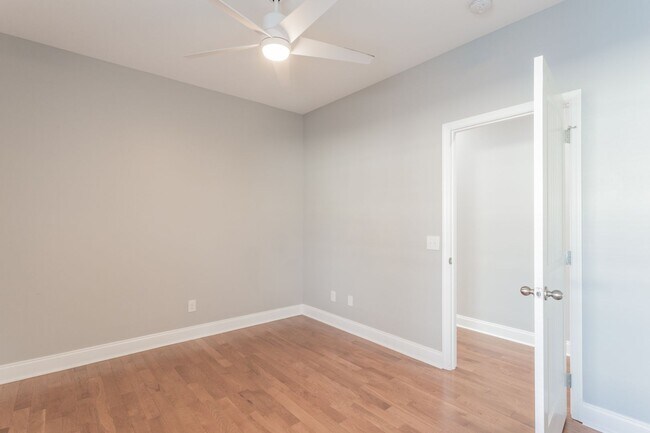 Building Photo - Downtown 3 bedroom Cottage