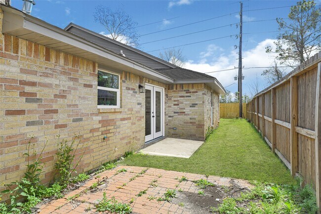 Building Photo - 4802 Hickorygate Dr