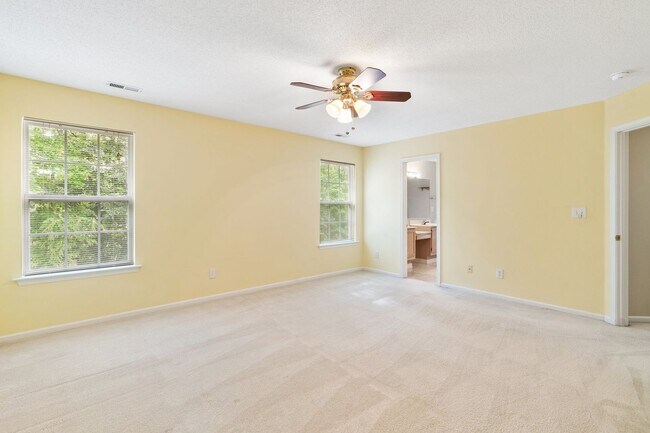 Building Photo - Summerlake Shores