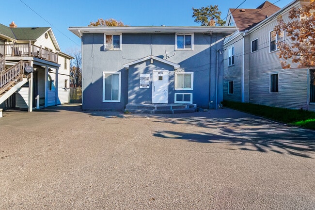 Building Photo - 3016 Pleasant Ave