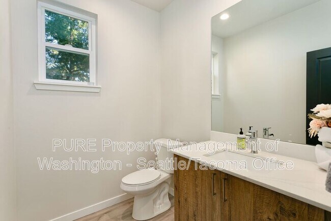 Building Photo - 7229 Turquoise Dr SW