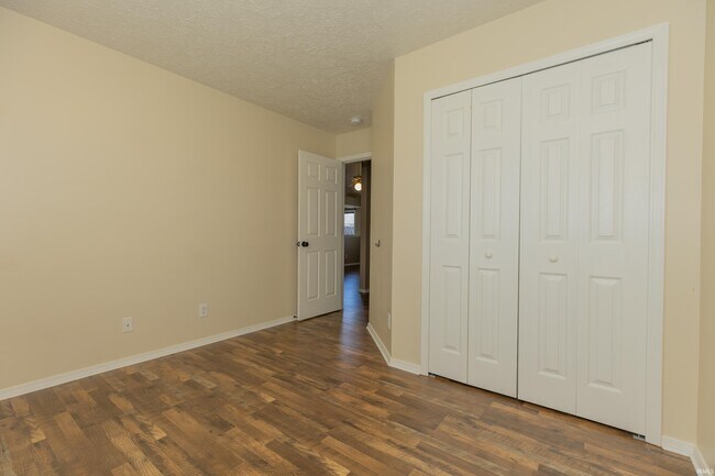 Building Photo - 3224 Park Ridge Dr