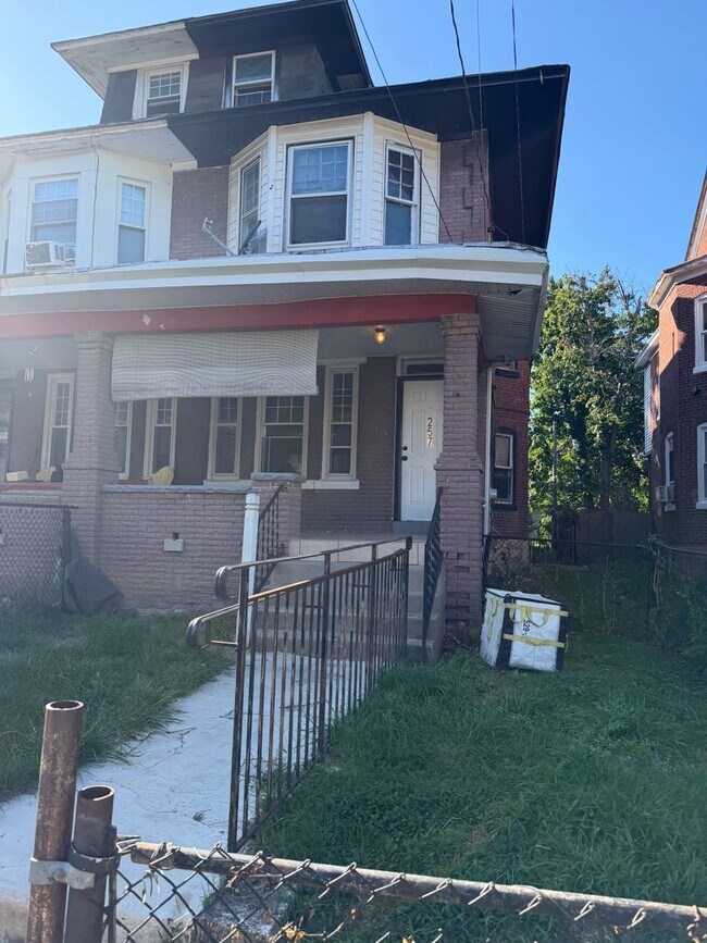 Building Photo - 257 Highland Ave