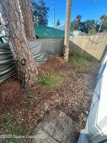 Building Photo - 1209 Tropic St