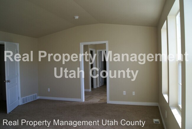 Building Photo - 4 br, 3 bath House - 636 S 2250 W