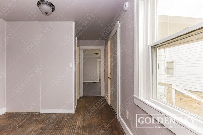 Building Photo - 230 Kinsey St